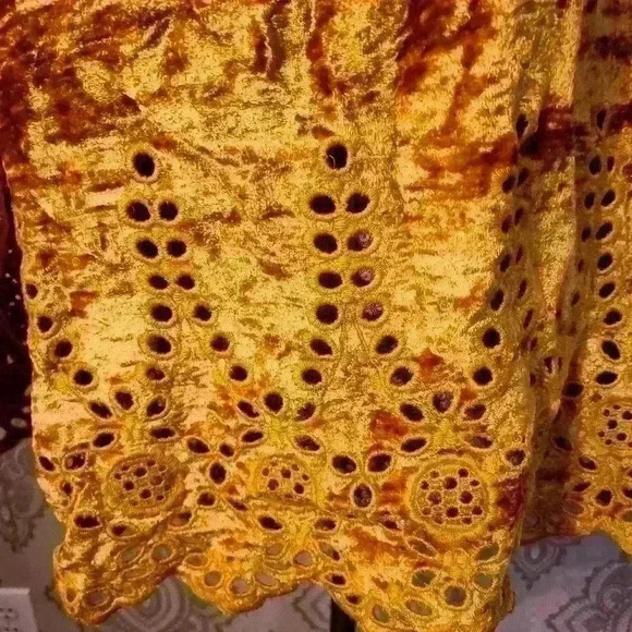 John Mark Smocked Velvet Eyelet Off Shoulder Long Marigold Top Blouse M - Picture 4 of 5